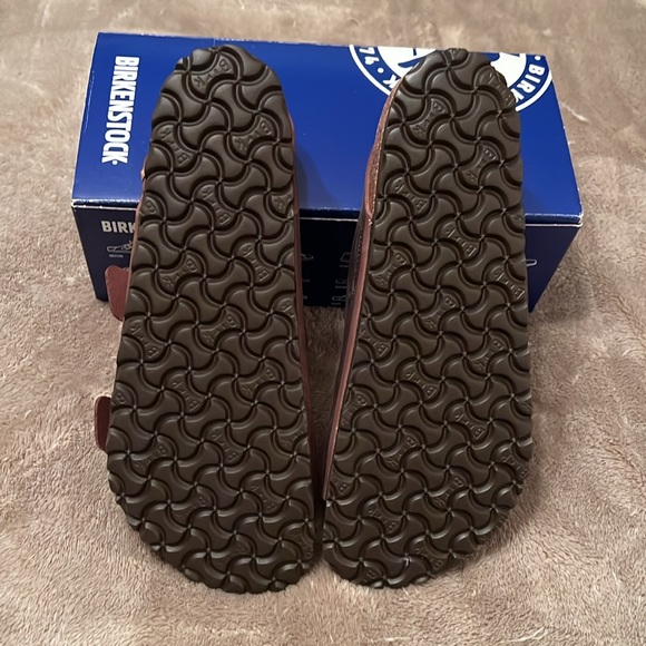 New mens size 10 back-strap leather sandals by Birkenstock. - Picture 3 of 4